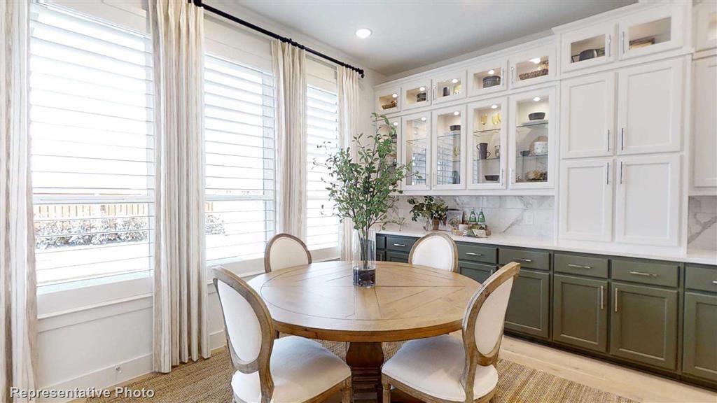Breakfast Nook (Representative Photo) - If you have additional questions regarding 17444 Chestnut Cove Drive  in Conroe or would like to tour the property with us call 800-660-1022 and reference MLS# 31603065.