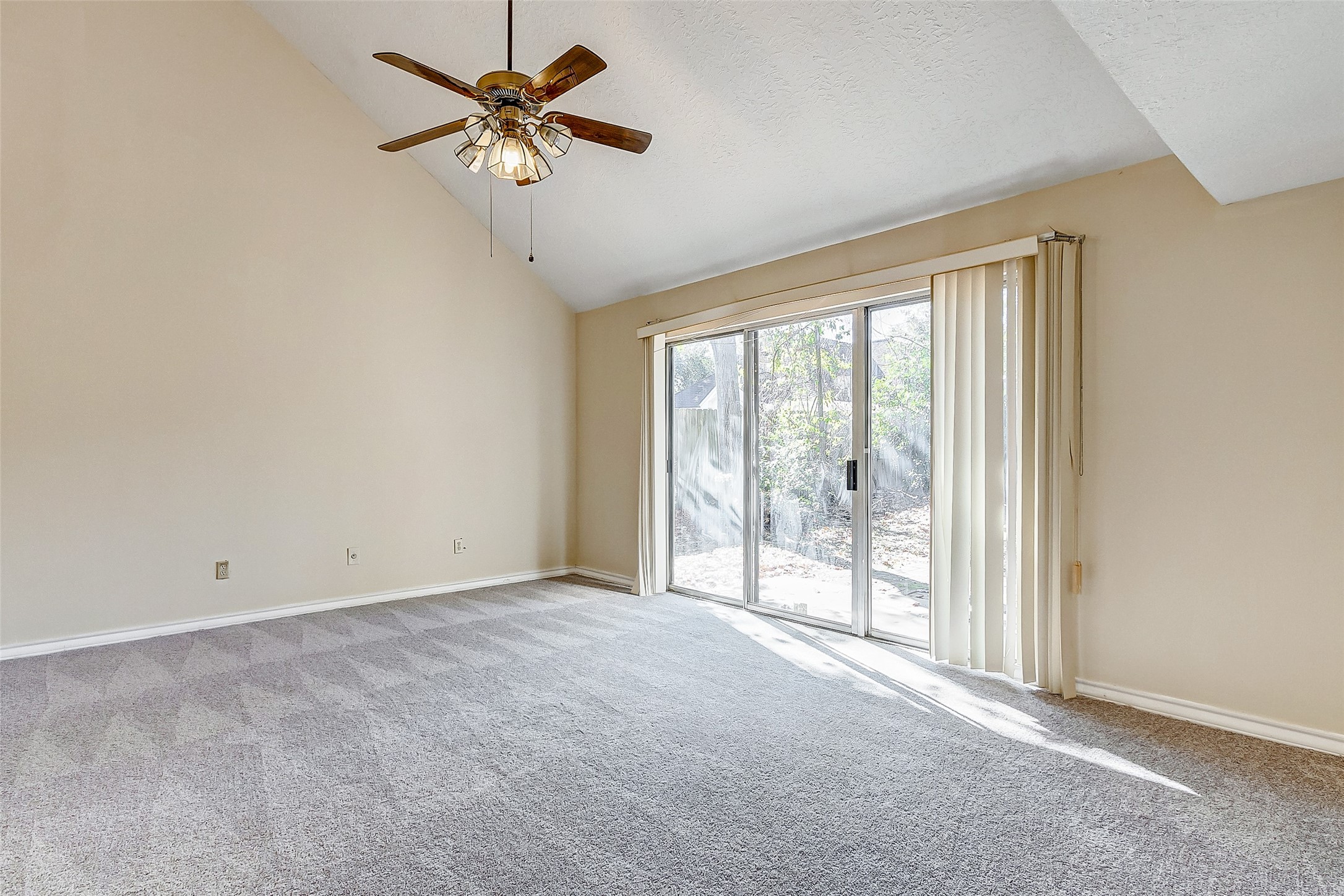 First floor primary bedroom - If you have additional questions regarding 11607 Taos Lane  in Houston or would like to tour the property with us call 800-660-1022 and reference MLS# 44233758.