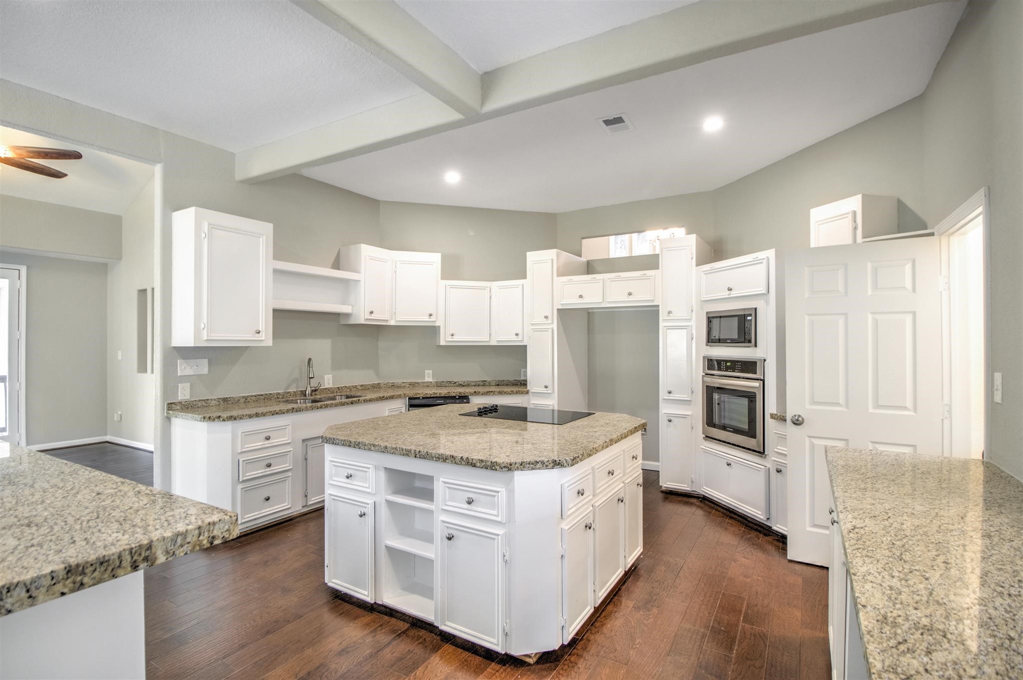 If you have additional questions regarding 14745 Oakleaf Drive  in Conroe or would like to tour the property with us call 800-660-1022 and reference MLS# 22052368.