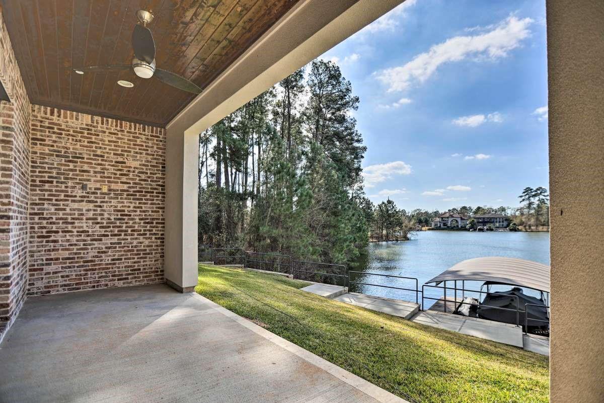 Room for entertaining.  Plan your next party. - If you have additional questions regarding 14900 Diamondhead Road  in Conroe or would like to tour the property with us call 800-660-1022 and reference MLS# 73962366.