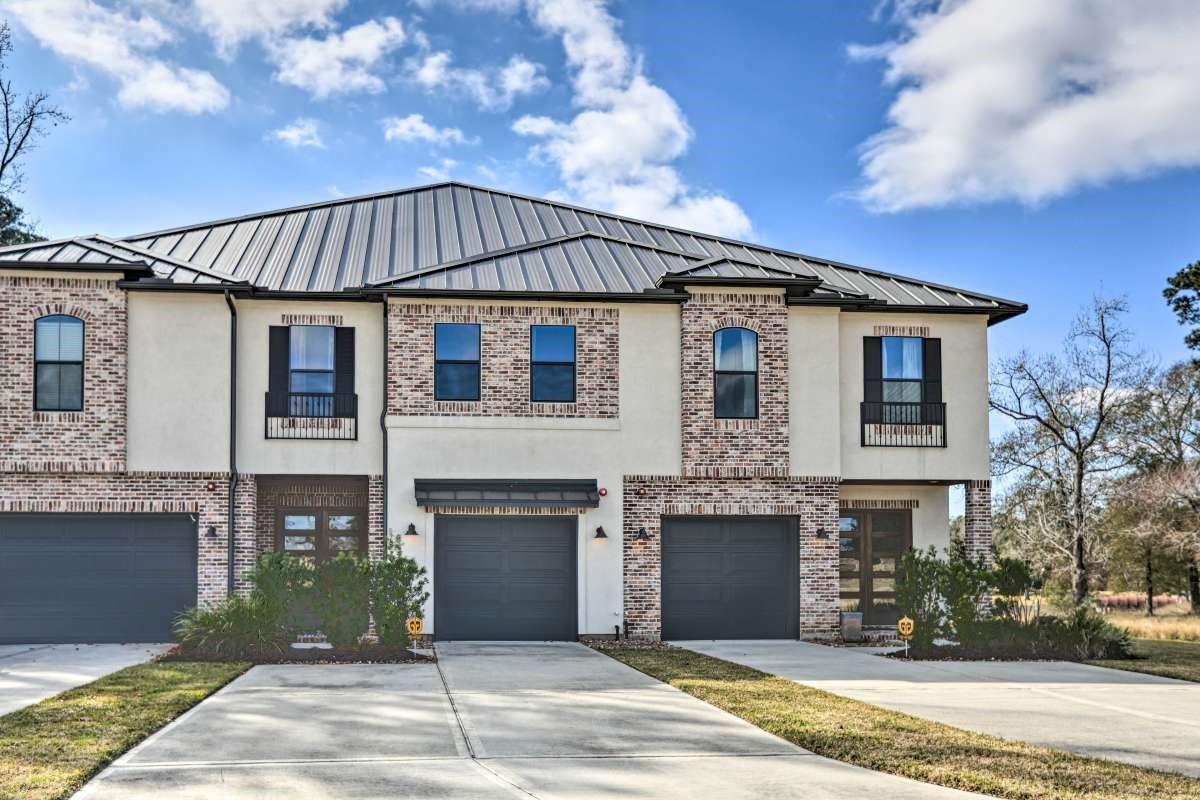Front of new home - If you have additional questions regarding 14902 Diamondhead Road  in Conroe or would like to tour the property with us call 800-660-1022 and reference MLS# 78088160.
