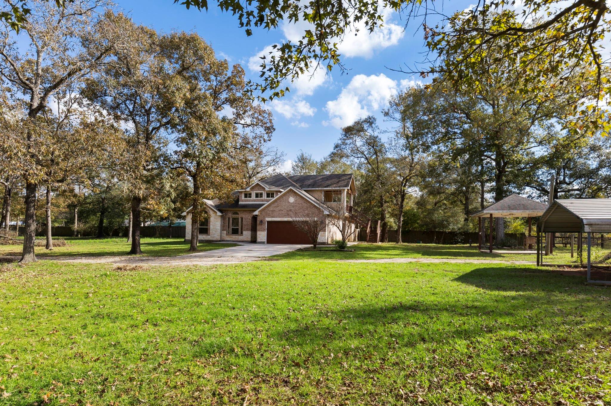 All the space you need to roam - If you have additional questions regarding 1155 Whipporwill Road  in Conroe or would like to tour the property with us call 800-660-1022 and reference MLS# 12122183.