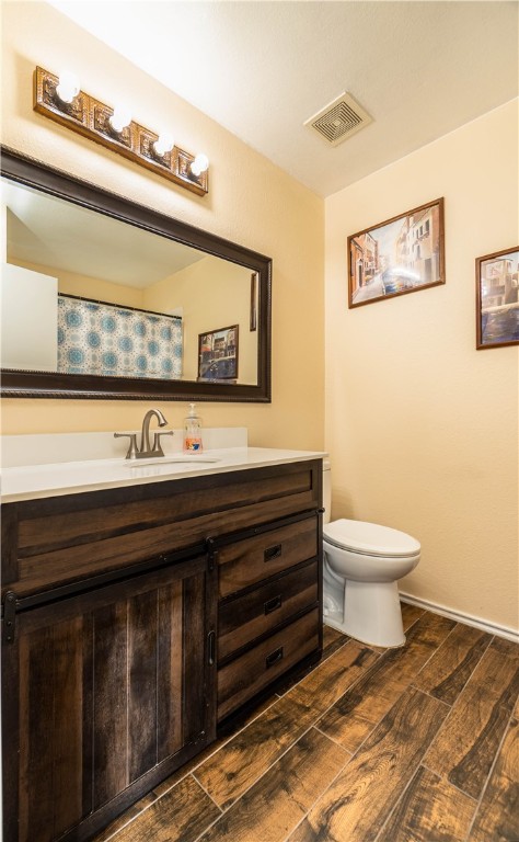Master bathroom - If you have additional questions regarding 1560 Brandi Circle  in Kyle or would like to tour the property with us call 800-660-1022 and reference MLS# 8450666.
