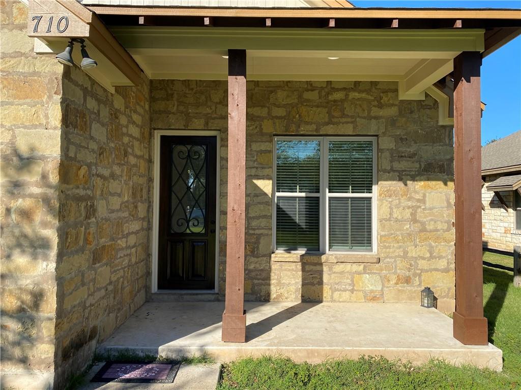710 W Lockhart Street Street Kyle TX 78640