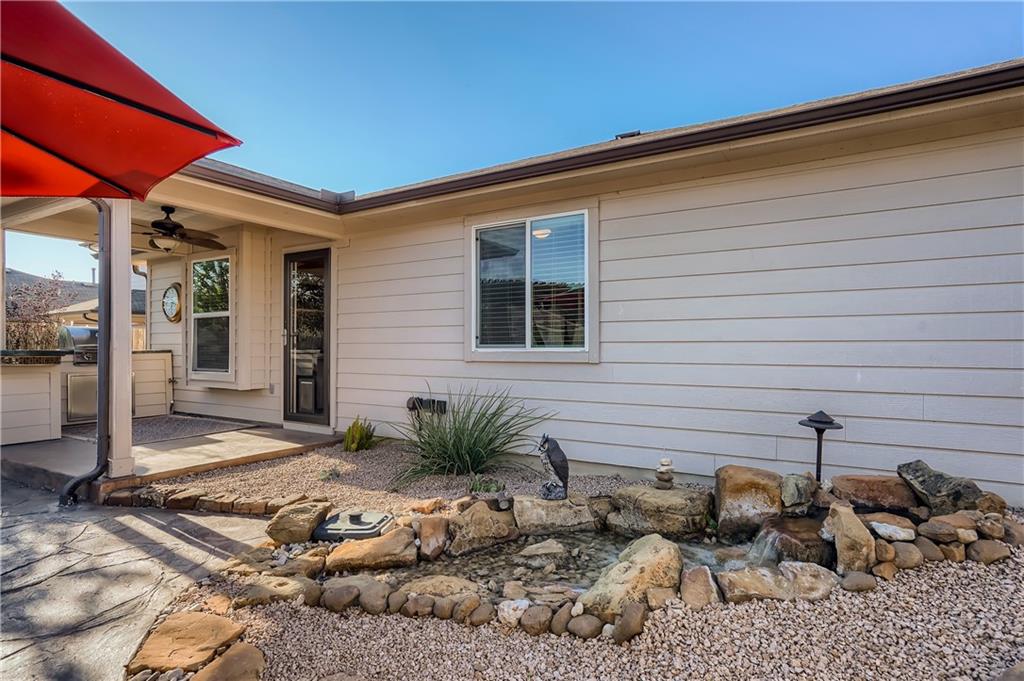 433 Nottingham Loop Loop Kyle TX 78640