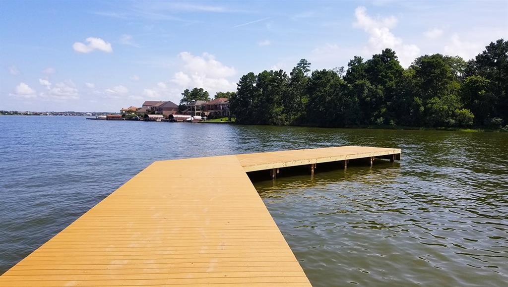 Community private boat ramp for all your needs !!!! - If you have additional questions regarding 6513 Wild Cilliment Court  in Conroe or would like to tour the property with us call 800-660-1022 and reference MLS# 88190472.