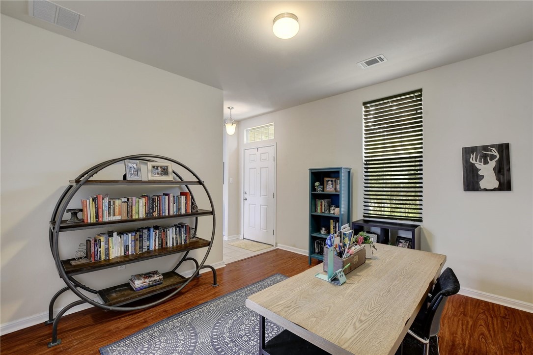402 Mcgarity Kyle TX 78640