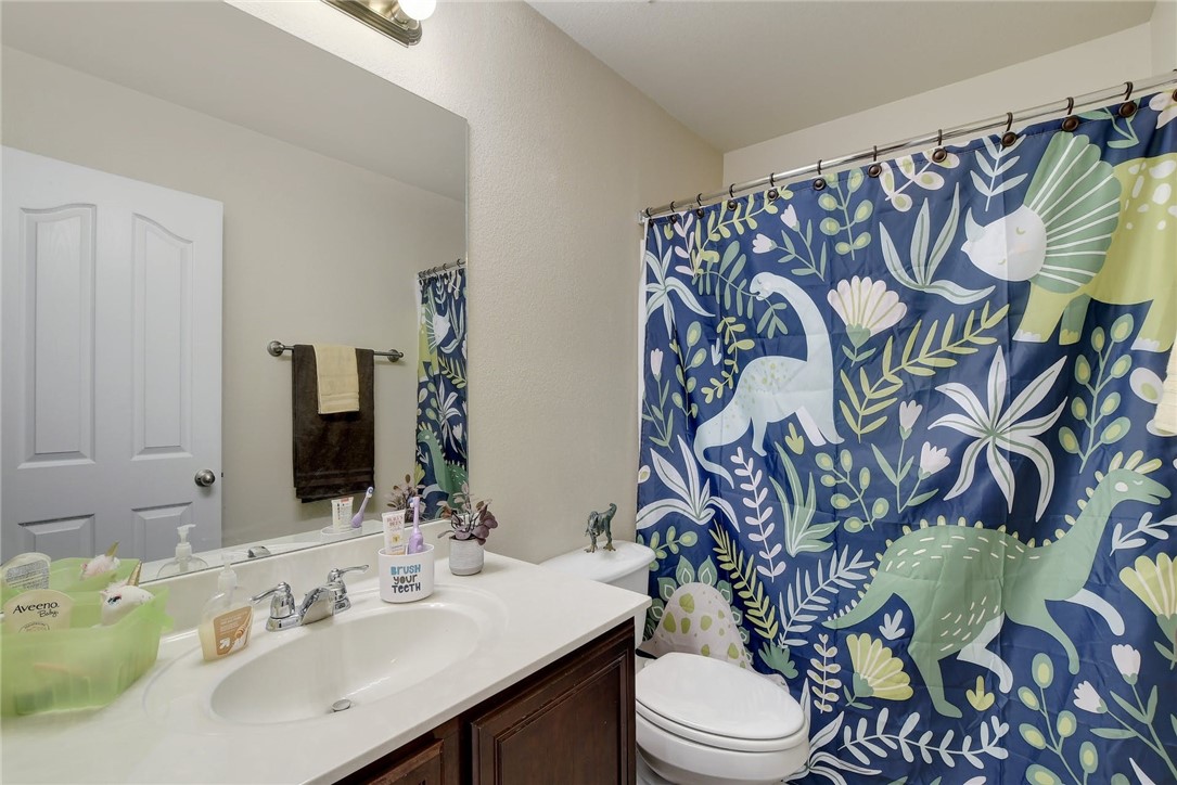 402 Mcgarity Kyle TX 78640