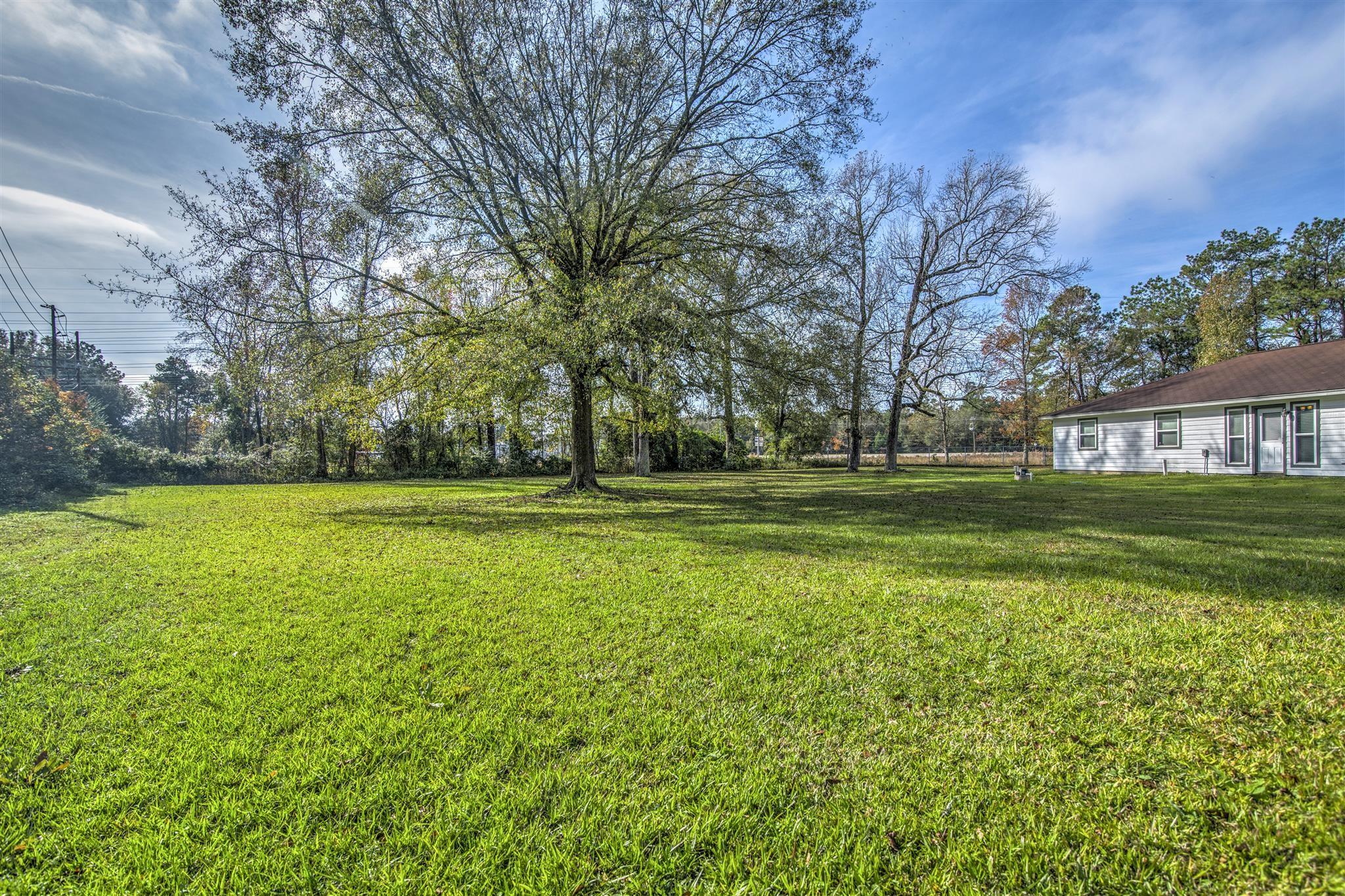 If you have additional questions regarding 19033 Woodridge Drive  in Conroe or would like to tour the property with us call 800-660-1022 and reference MLS# 47475586.