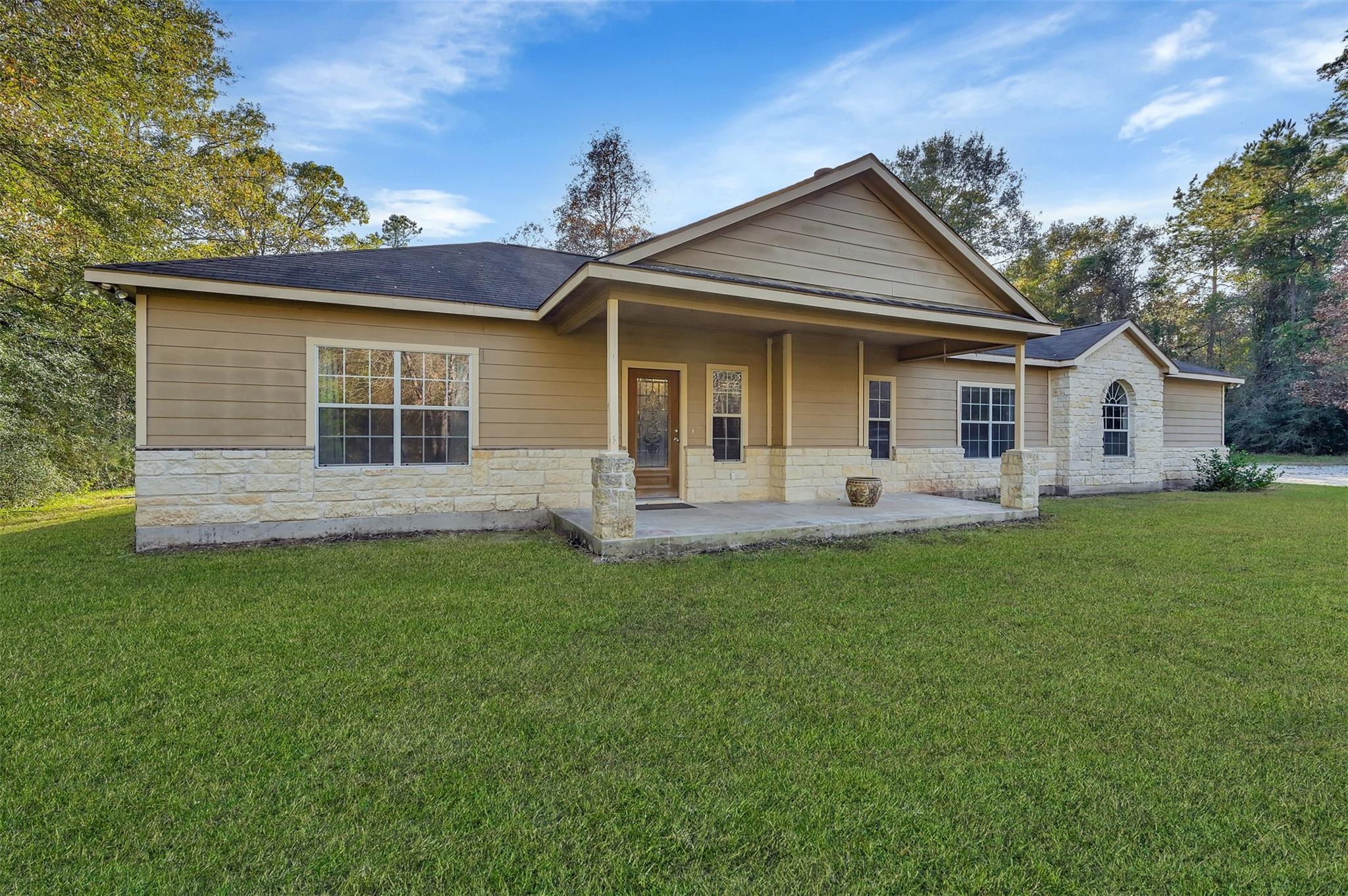 If you have additional questions regarding 11406 Willis Waukegan Rd  in Conroe or would like to tour the property with us call 800-660-1022 and reference MLS# 4565415.