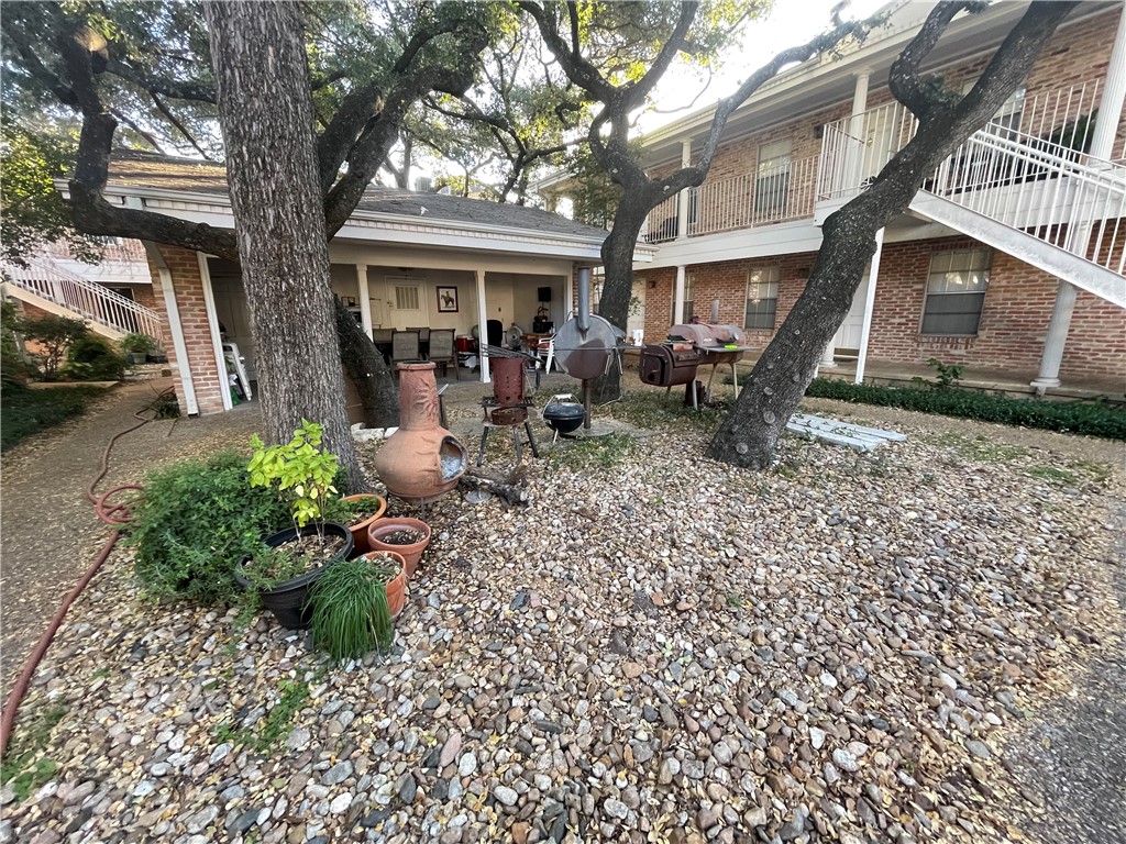 common area pool - If you have additional questions regarding 1240 Barton Hills Drive  in Austin or would like to tour the property with us call 800-660-1022 and reference MLS# 9689601.