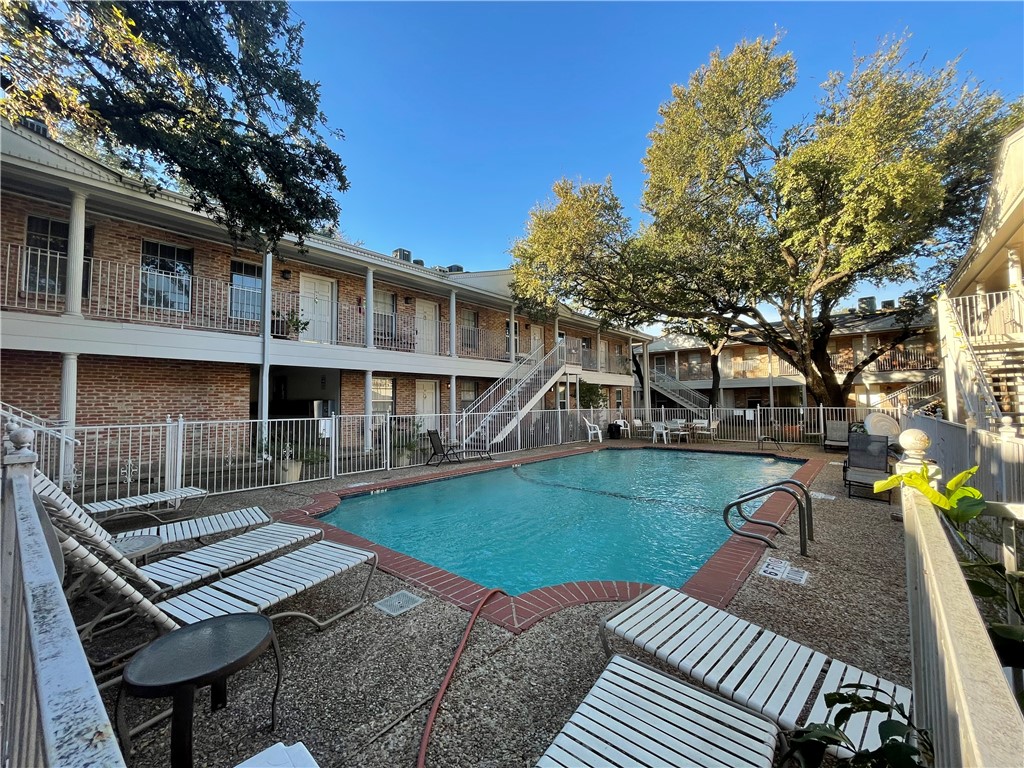 common area bbq/picnic - If you have additional questions regarding 1240 Barton Hills Drive  in Austin or would like to tour the property with us call 800-660-1022 and reference MLS# 9689601.