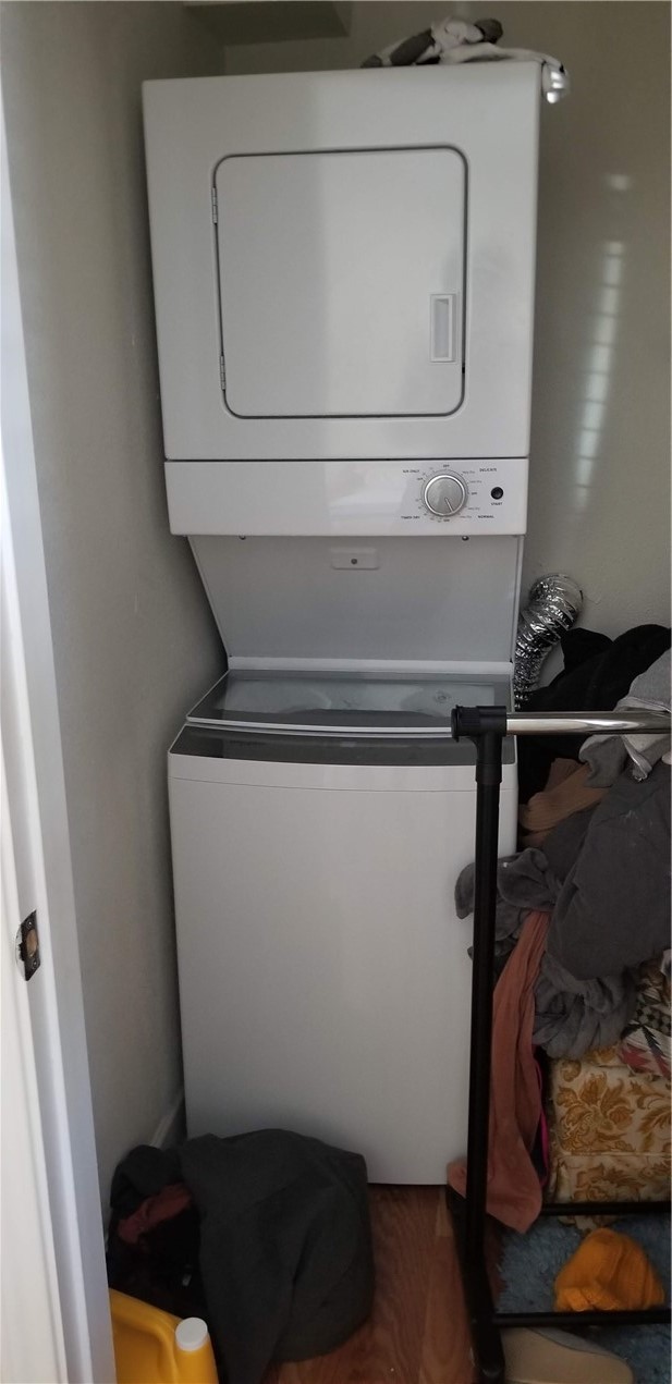 In-Unit Washer and Dryer - If you have additional questions regarding 2207 Leon Street  in Austin or would like to tour the property with us call 800-660-1022 and reference MLS# 6985356.