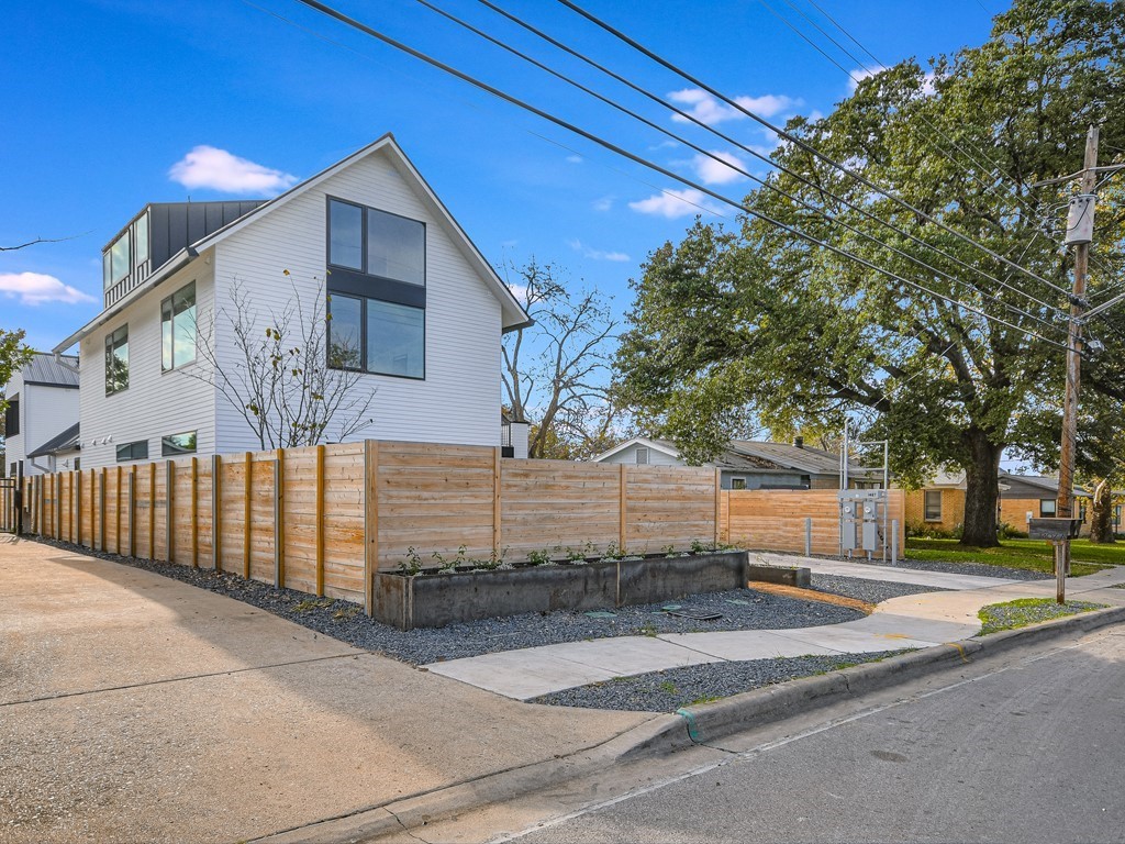 If you have additional questions regarding 1407 Justin Lane  in Austin or would like to tour the property with us call 800-660-1022 and reference MLS# 2185480.