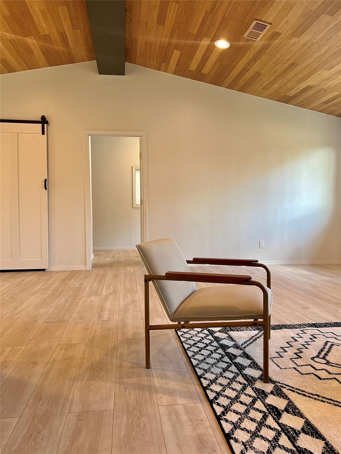 Walls just waiting to hang your art collection. - If you have additional questions regarding 1722 Meander Dr  in Austin or would like to tour the property with us call 800-660-1022 and reference MLS# 74241219.
