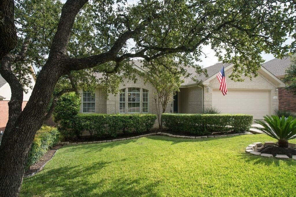 This lovely home has access to the hike and bike trails, park, picnic areas, playground, and pool amenities in Circle C - If you have additional questions regarding 9119 Edwardson Lane  in Austin or would like to tour the property with us call 800-660-1022 and reference MLS# 6427903.