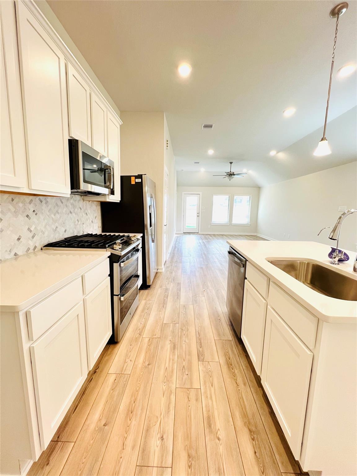 If you have additional questions regarding 10646 Whitejacket  in Conroe or would like to tour the property with us call 800-660-1022 and reference MLS# 74837650.