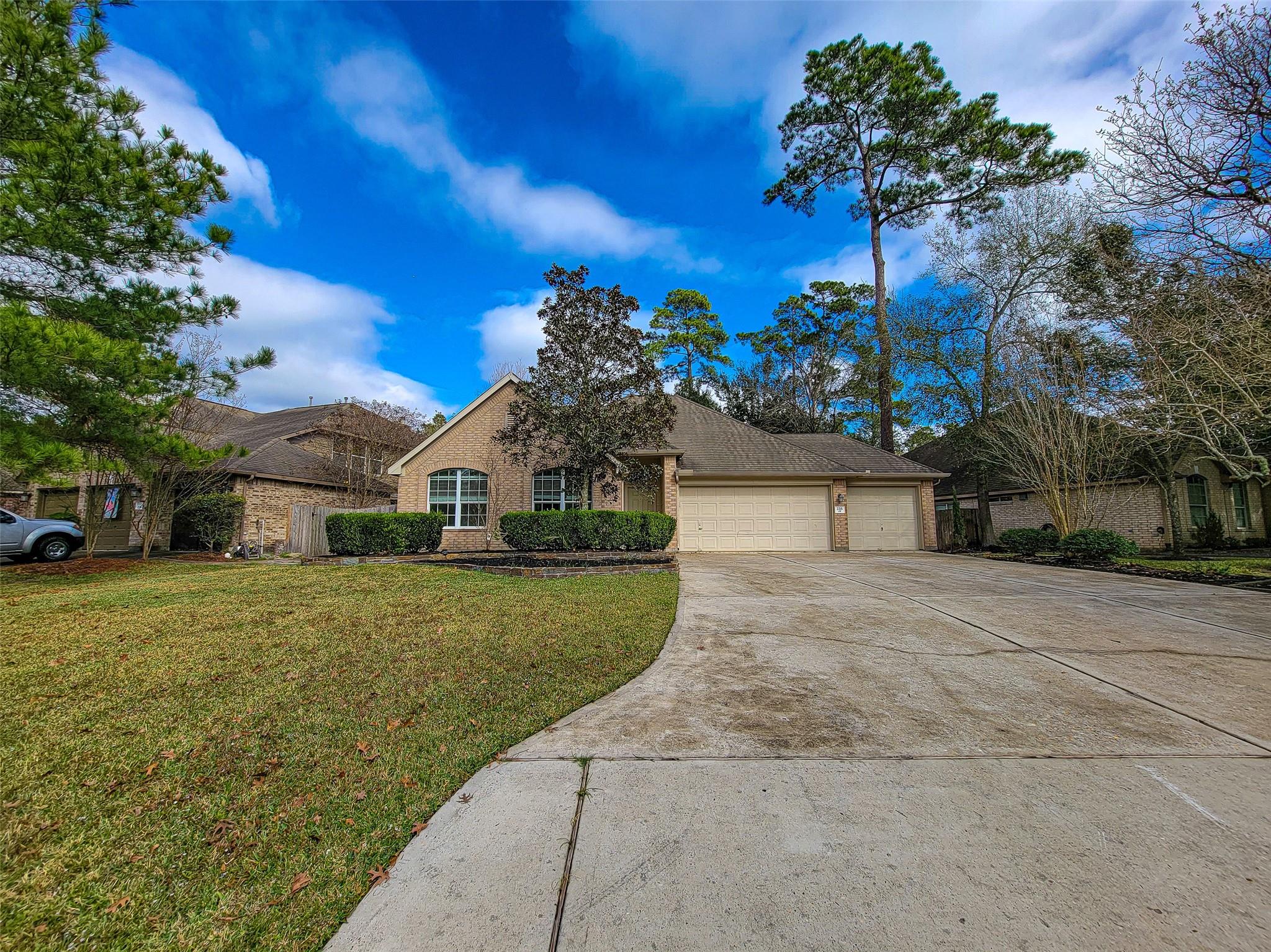 If you have additional questions regarding 226 Fairwind Trail Drive  in Conroe or would like to tour the property with us call 800-660-1022 and reference MLS# 47098732.