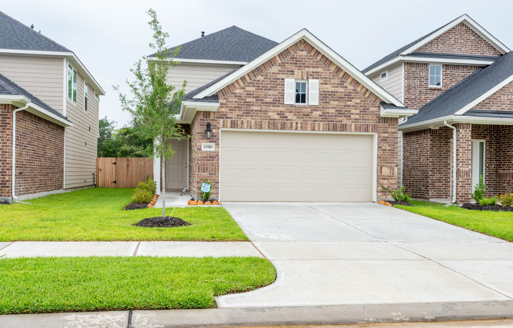If you have additional questions regarding 11910 Blue Crab Lane  in Houston or would like to tour the property with us call 800-660-1022 and reference MLS# 62826770.