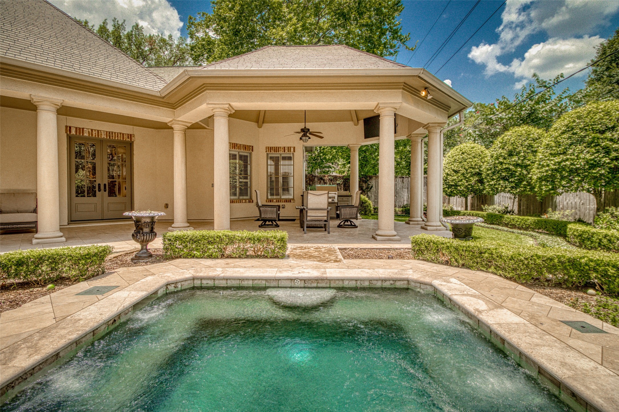 Take in the view in the shade while enjoying the fulloutdoor kitchen. - If you have additional questions regarding 22 W Broad Oaks Drive  in Houston or would like to tour the property with us call 800-660-1022 and reference MLS# 20777749.