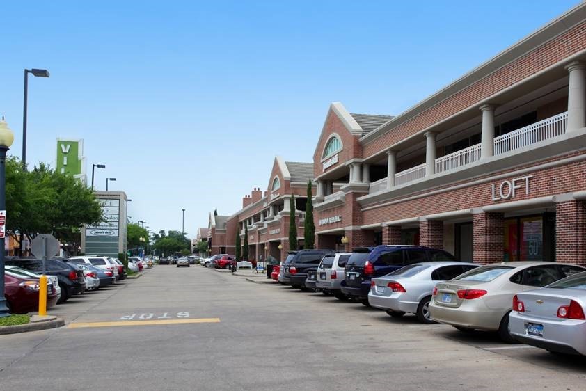 Close proximity to excellent retail options! - If you have additional questions regarding 2224 North Boulevard  in Houston or would like to tour the property with us call 800-660-1022 and reference MLS# 6834146.