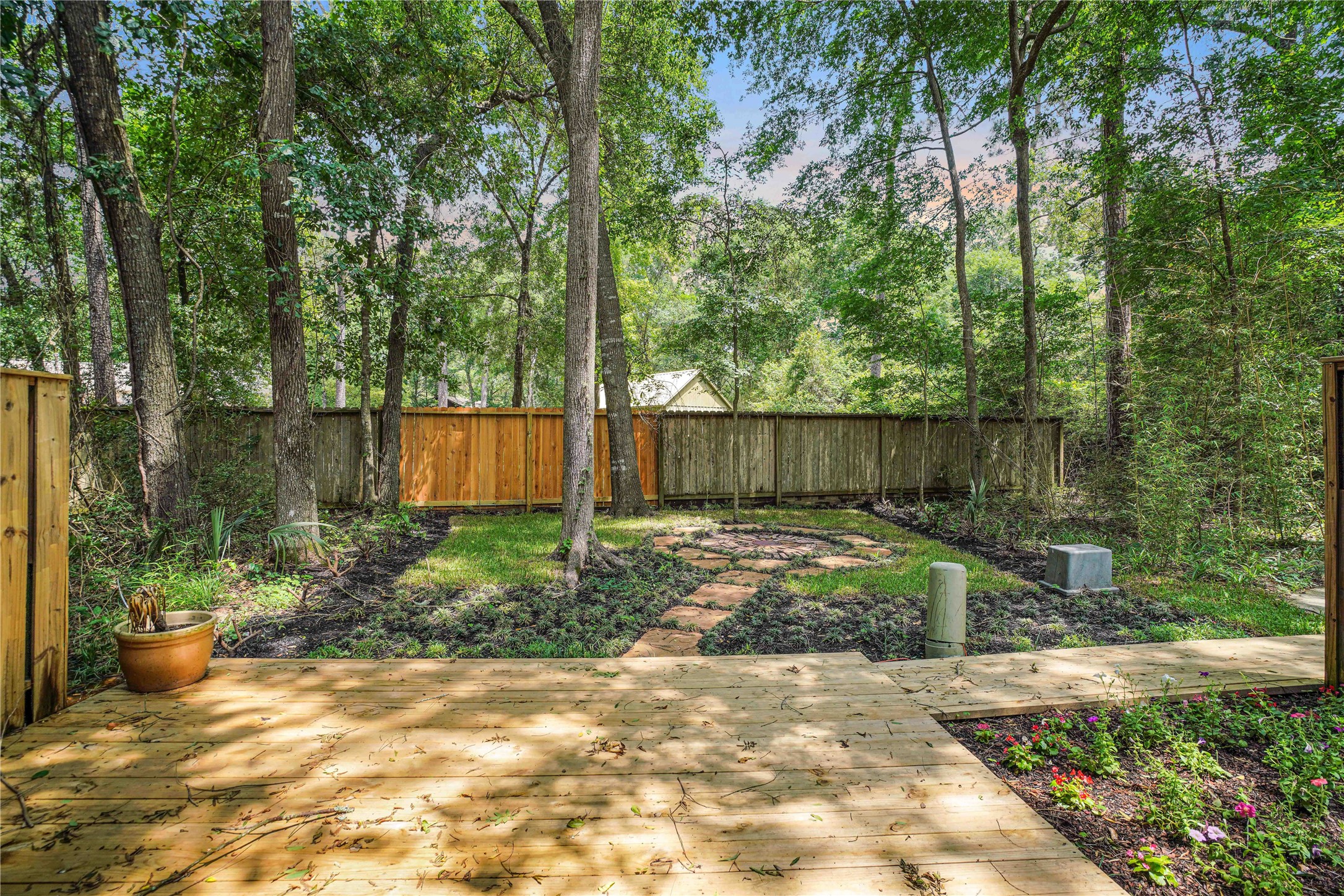 If you have additional questions regarding 34 Sawmill Grove Lane  in The Woodlands or would like to tour the property with us call 800-660-1022 and reference MLS# 94527208.