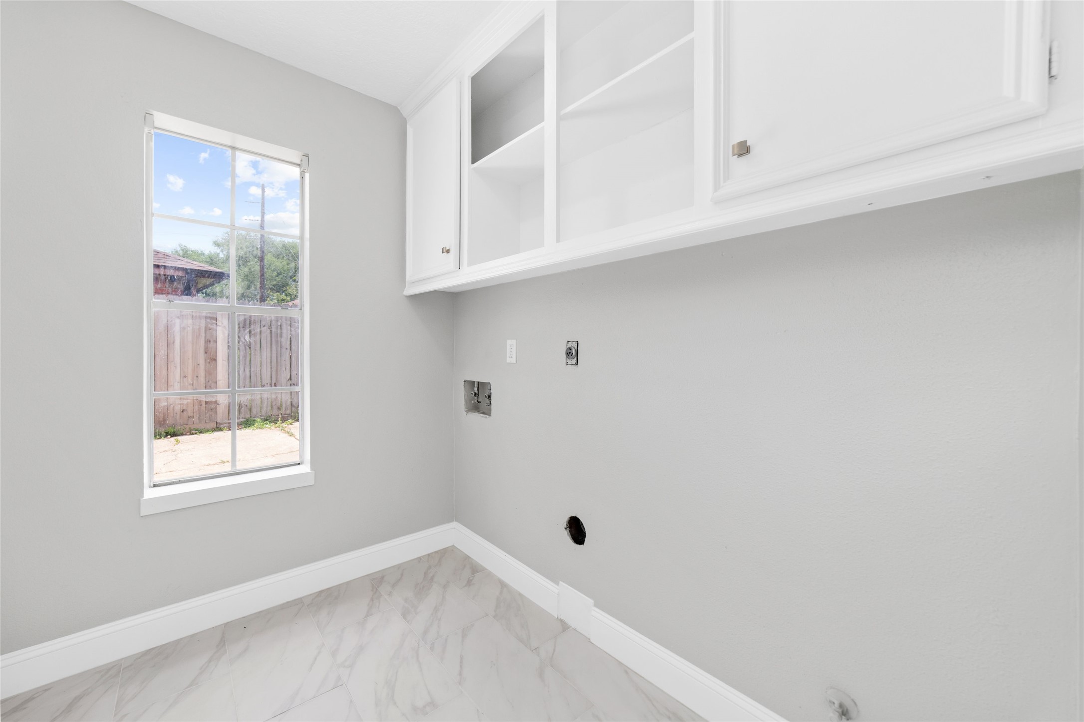 Utility room - If you have additional questions regarding 22506 Wetherburn Lane  in Katy or would like to tour the property with us call 800-660-1022 and reference MLS# 96980135.