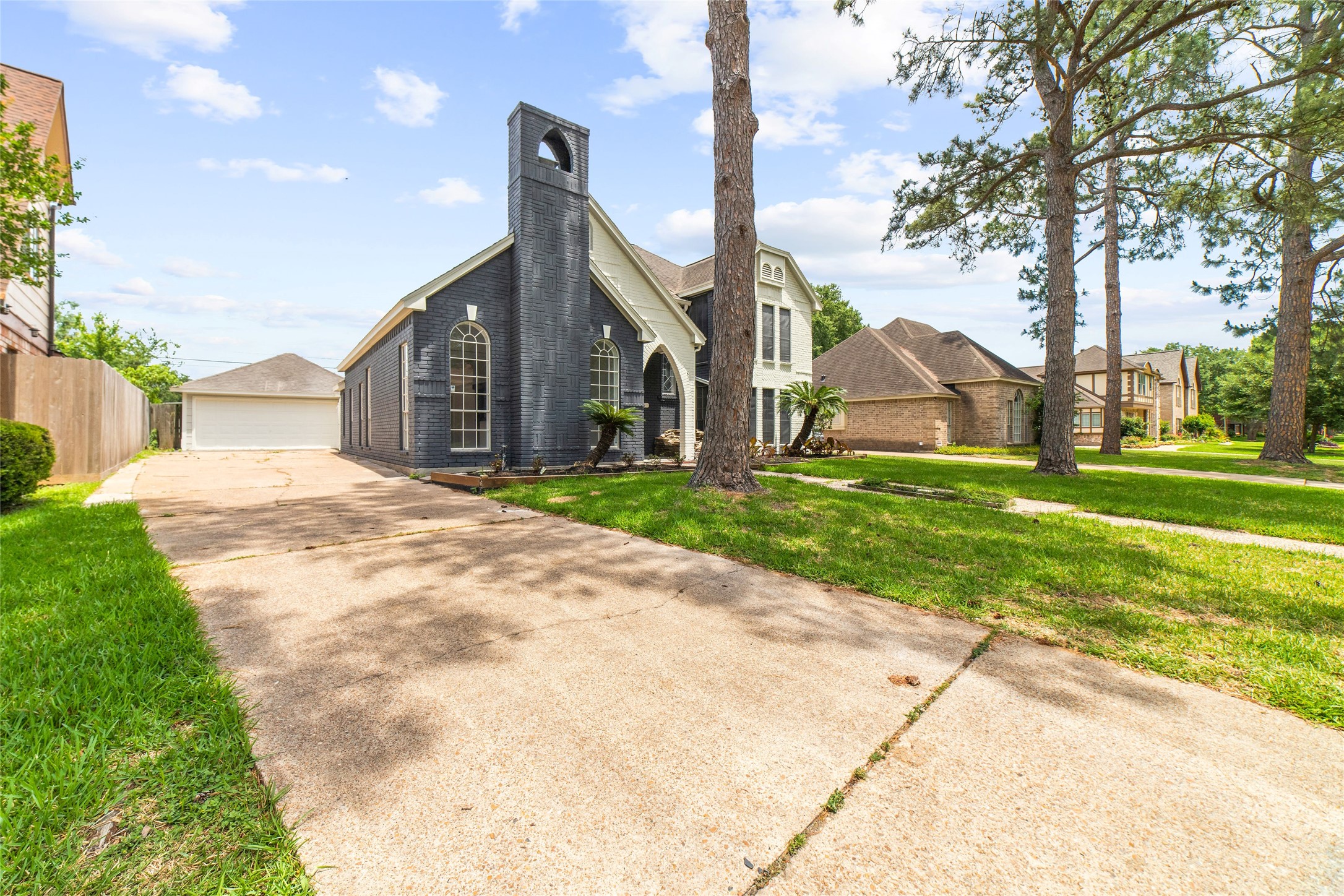 Double wide long driveway - If you have additional questions regarding 22506 Wetherburn Lane  in Katy or would like to tour the property with us call 800-660-1022 and reference MLS# 96980135.