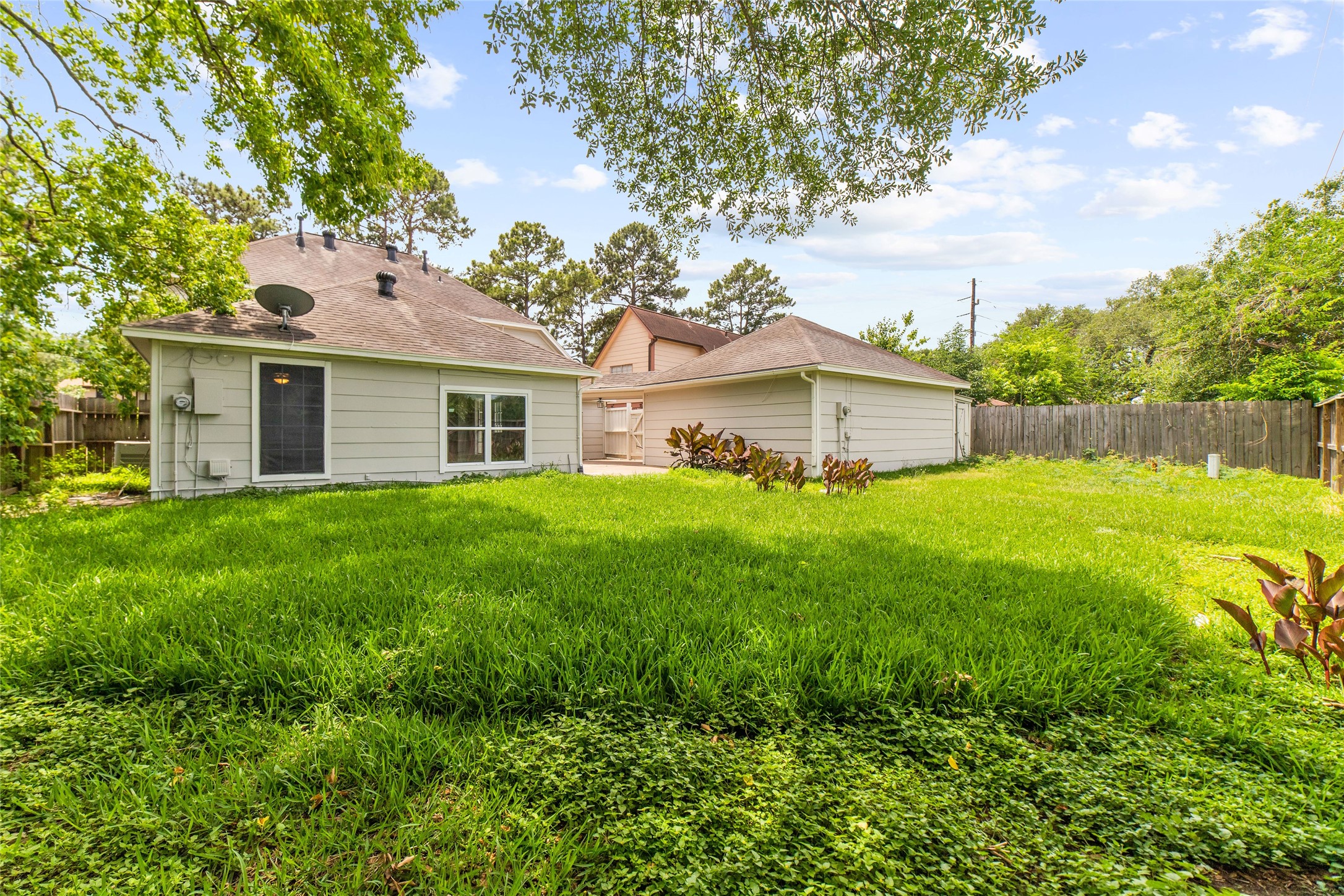 Spacious backyard - If you have additional questions regarding 22506 Wetherburn Lane  in Katy or would like to tour the property with us call 800-660-1022 and reference MLS# 96980135.