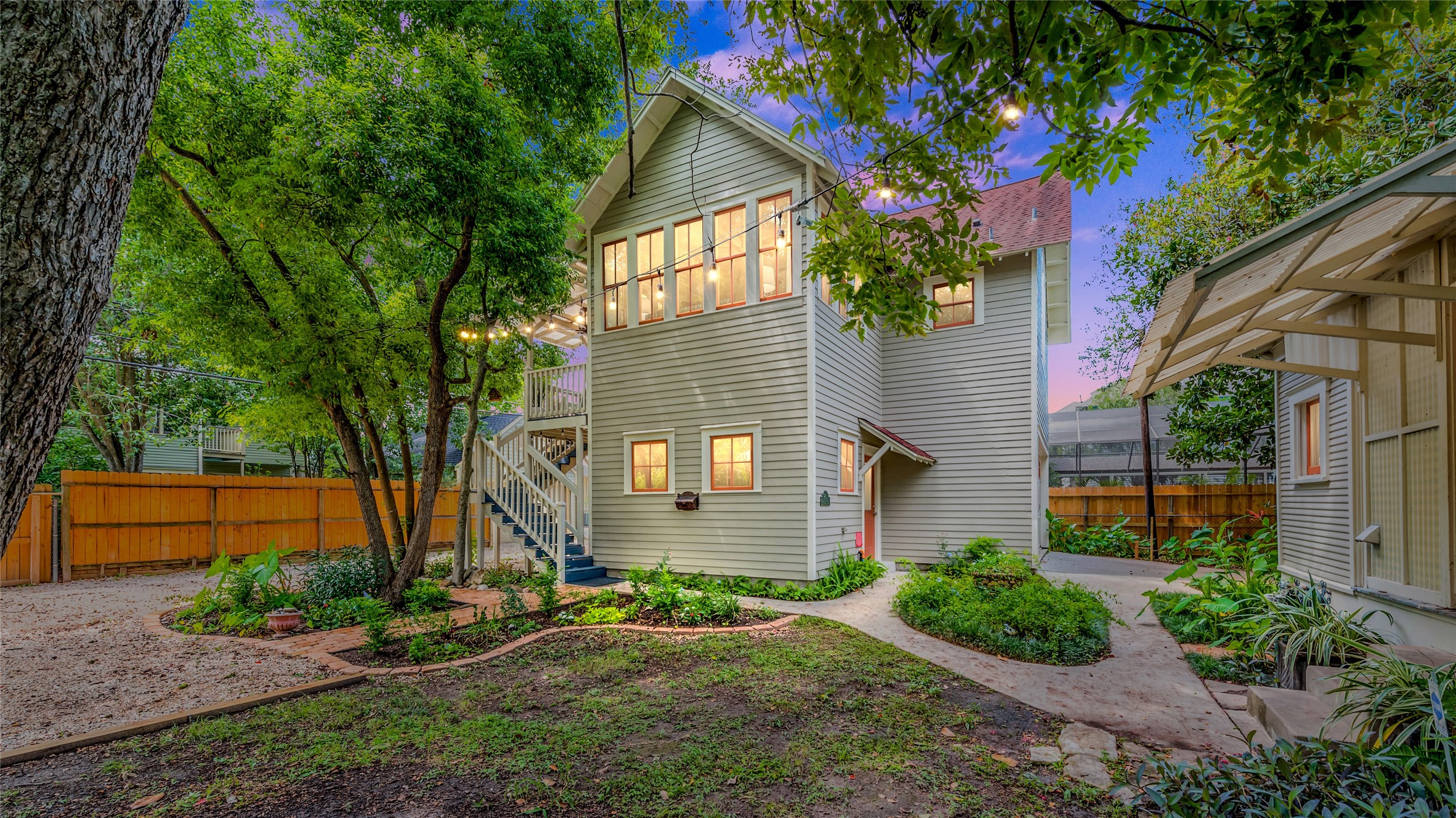 If you have additional questions regarding 1841-A Cortlandt Street  in Houston or would like to tour the property with us call 800-660-1022 and reference MLS# 5305744.