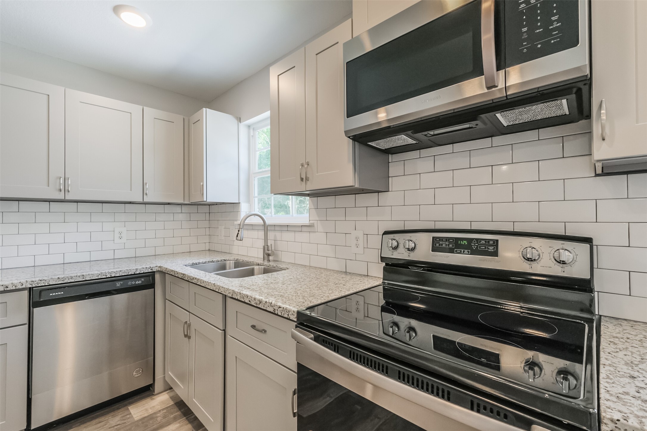 7202 Sandle Street Street Houston TX 77088