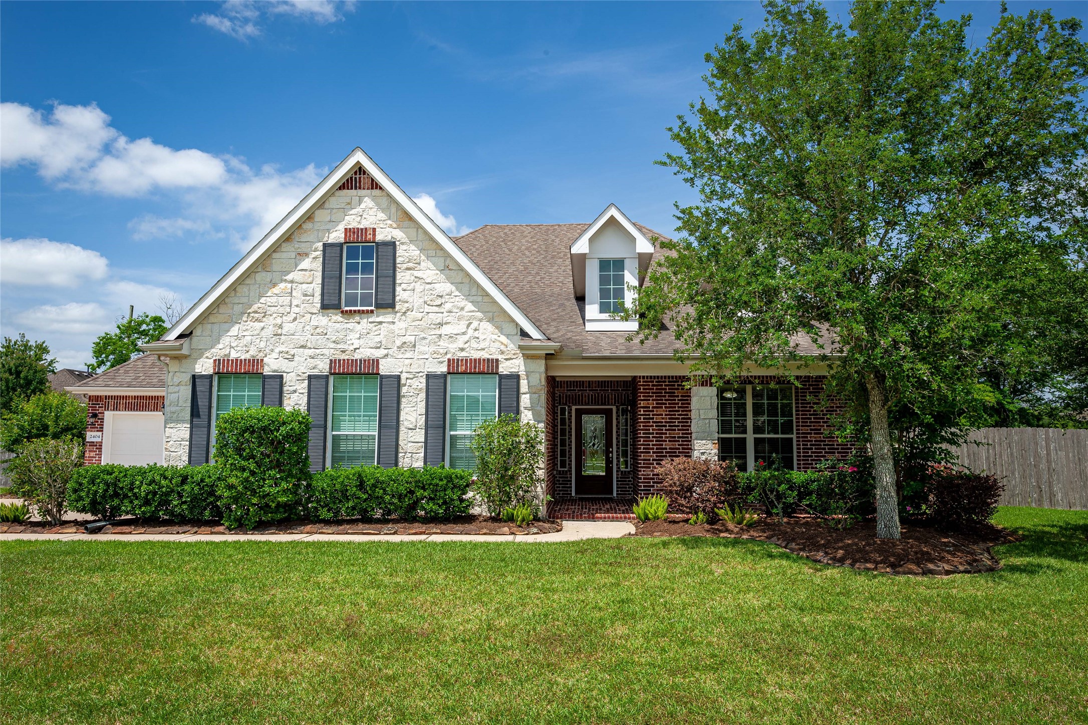 Welcome Home! - If you have additional questions regarding 2404 Lakeway Drive  in Friendswood or would like to tour the property with us call 800-660-1022 and reference MLS# 35819457.