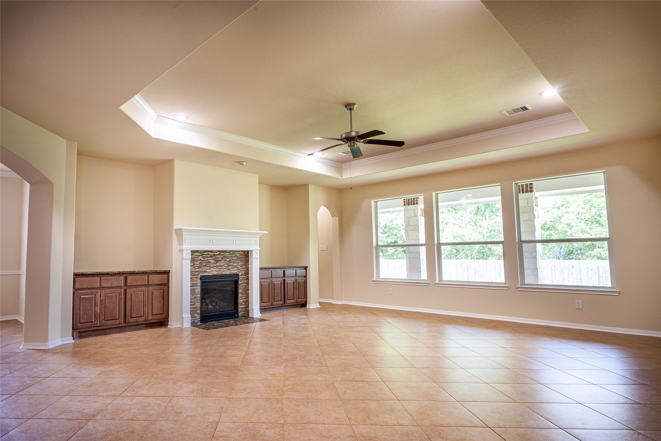 Spacious and full of natural light. - If you have additional questions regarding 2404 Lakeway Drive  in Friendswood or would like to tour the property with us call 800-660-1022 and reference MLS# 35819457.