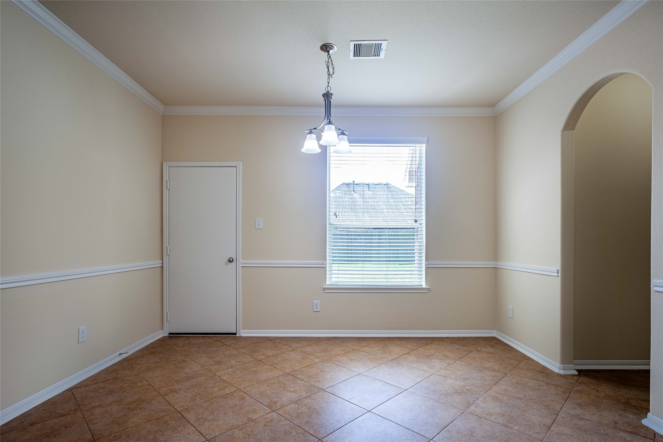 Breakfast area flows from the kitchen. - If you have additional questions regarding 2404 Lakeway Drive  in Friendswood or would like to tour the property with us call 800-660-1022 and reference MLS# 35819457.