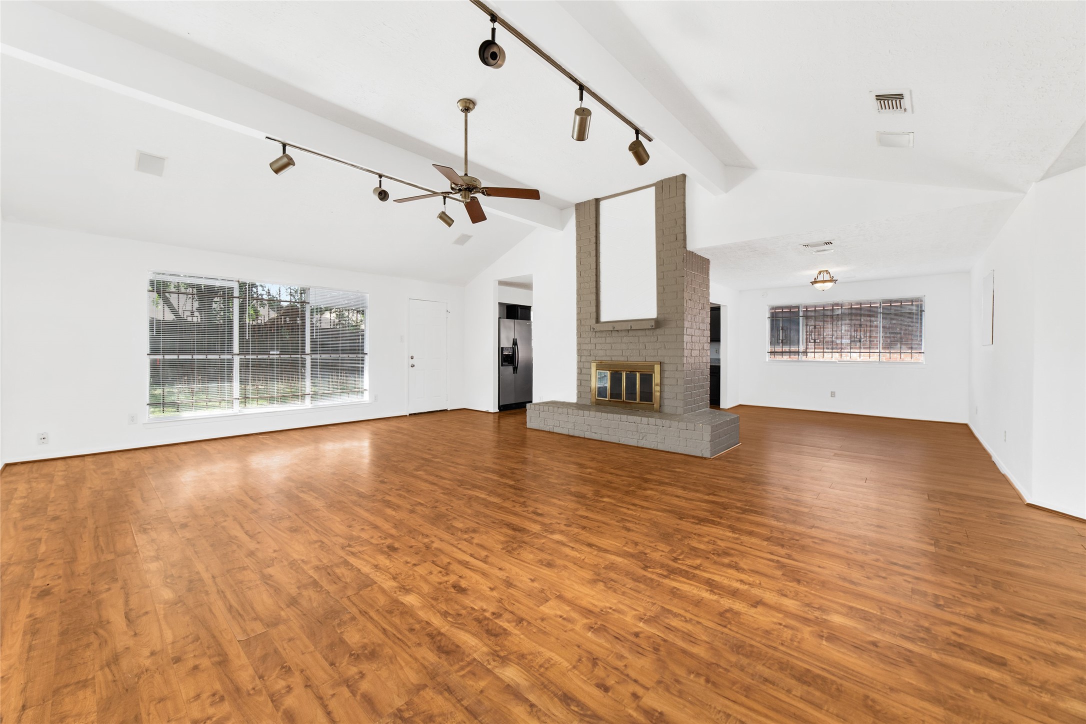 If you have additional questions regarding 3339 Breckenridge Drive  in Houston or would like to tour the property with us call 800-660-1022 and reference MLS# 96934812.