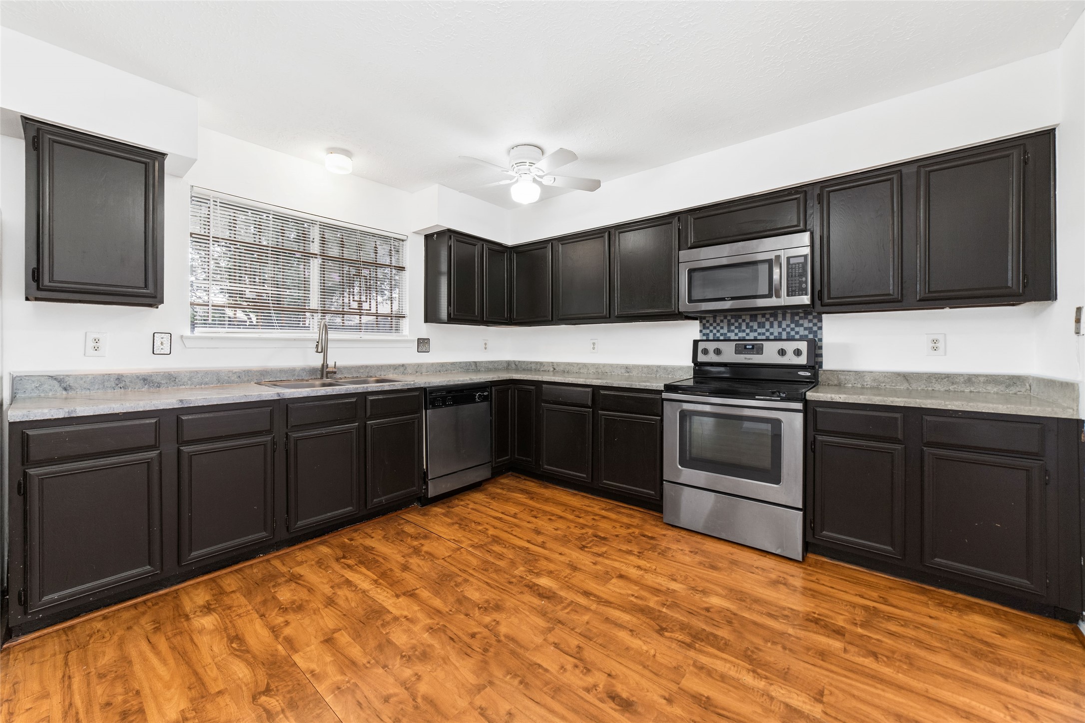 If you have additional questions regarding 3339 Breckenridge Drive  in Houston or would like to tour the property with us call 800-660-1022 and reference MLS# 96934812.