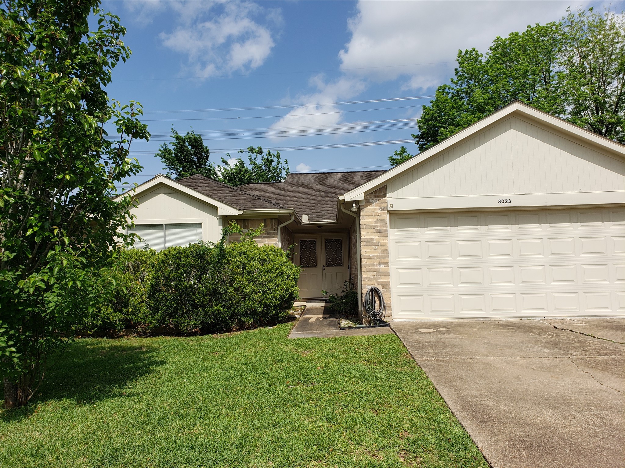 Quiet neighborhood with no back neighbors - If you have additional questions regarding 3023 Garden Lane  in Sugar Land or would like to tour the property with us call 800-660-1022 and reference MLS# 51210785.