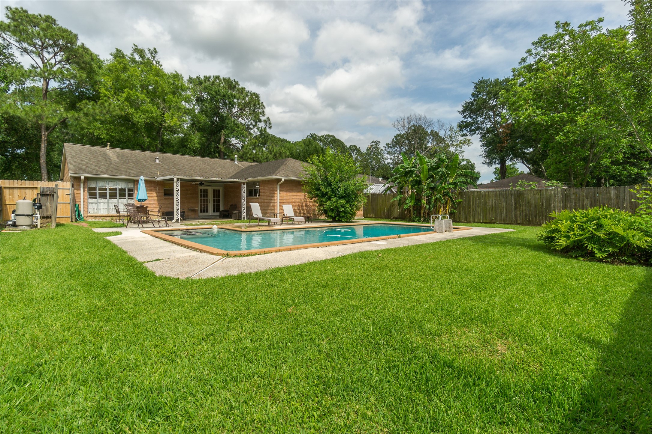 If you have additional questions regarding 1923 Westlake Road  in Houston or would like to tour the property with us call 800-660-1022 and reference MLS# 51194195.