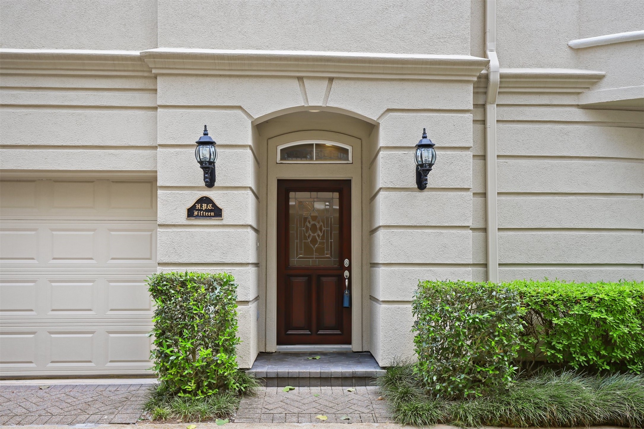 If you have additional questions regarding 1515 Hyde Park Boulevard  in Houston or would like to tour the property with us call 800-660-1022 and reference MLS# 46136592.
