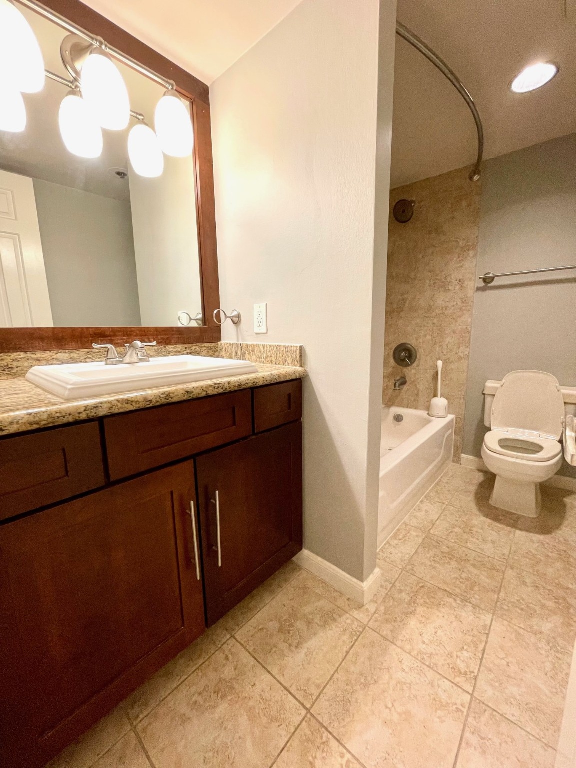 Secondary bathroom for your guests! - If you have additional questions regarding 3525 Sage Road  in Houston or would like to tour the property with us call 800-660-1022 and reference MLS# 79115123.