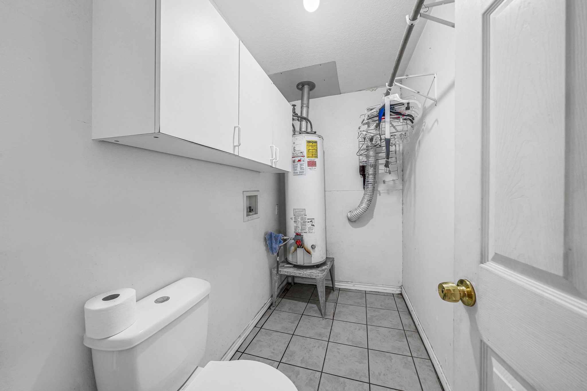 laundry room - If you have additional questions regarding 1812 Mckee Street  in Houston or would like to tour the property with us call 800-660-1022 and reference MLS# 15289391.