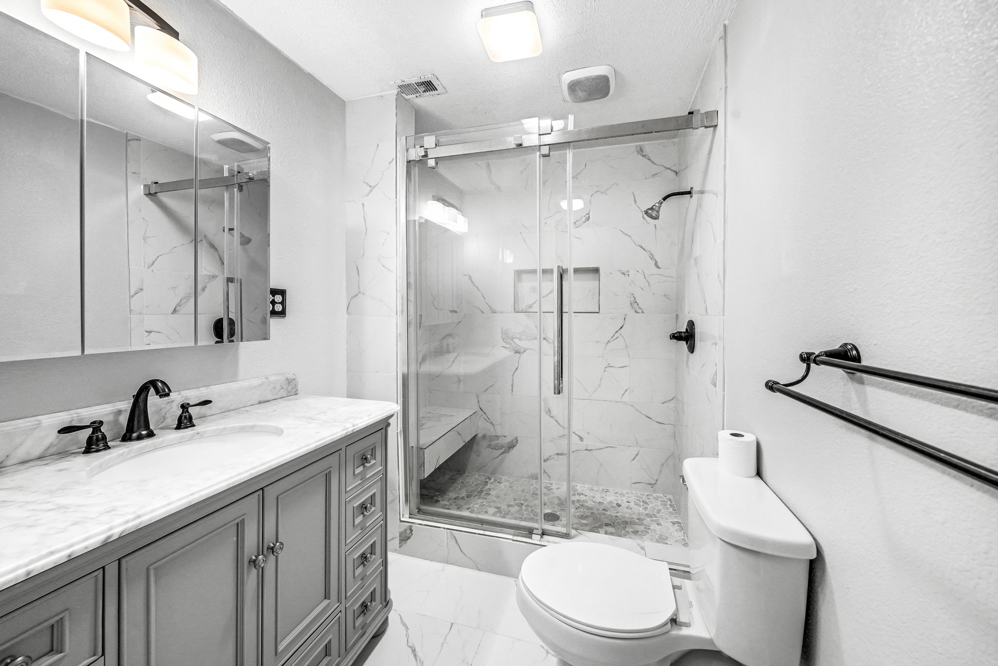 primary bathroom - If you have additional questions regarding 1812 Mckee Street  in Houston or would like to tour the property with us call 800-660-1022 and reference MLS# 15289391.
