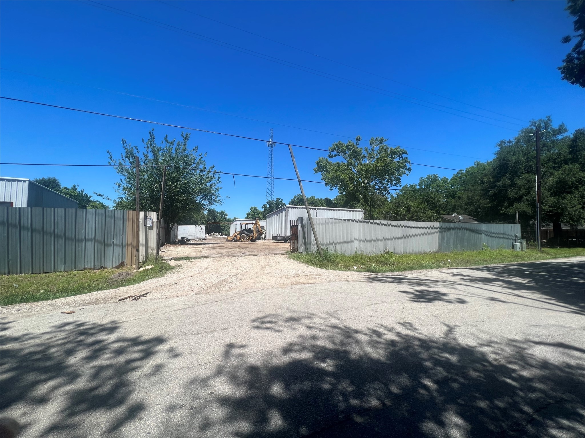 If you have additional questions regarding 312 W Canino Road  in Houston or would like to tour the property with us call 800-660-1022 and reference MLS# 54391519.