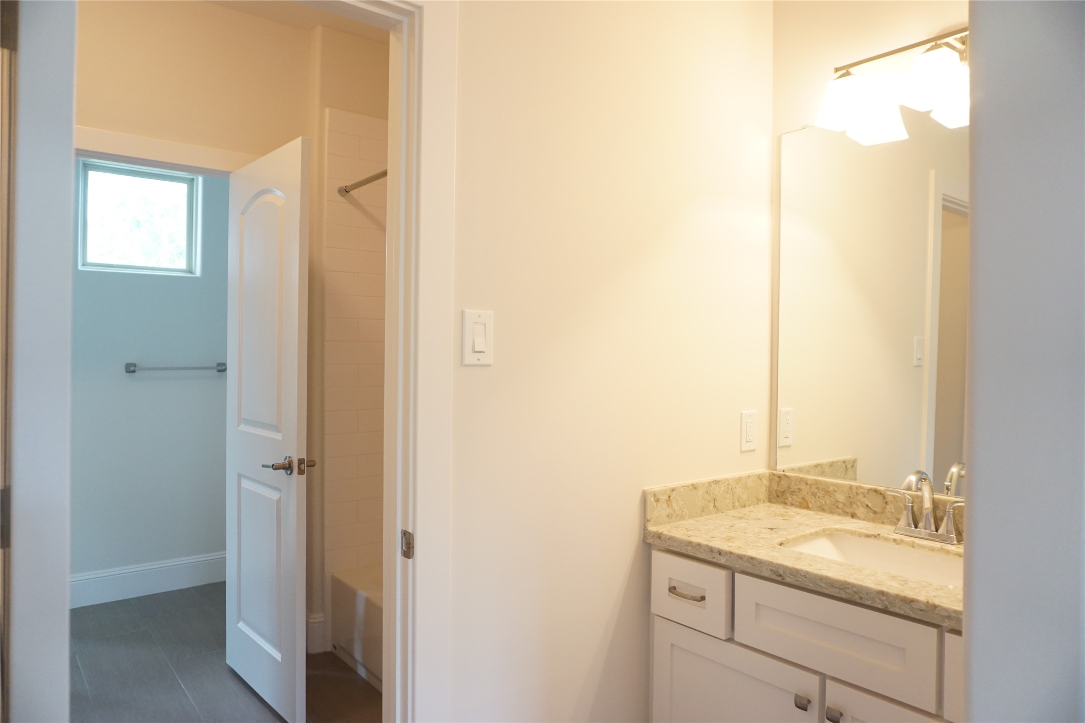 Jack And Jill bath for bedrooms 2 and 3 - If you have additional questions regarding 5506 Ariel Street  in Houston or would like to tour the property with us call 800-660-1022 and reference MLS# 34676977.