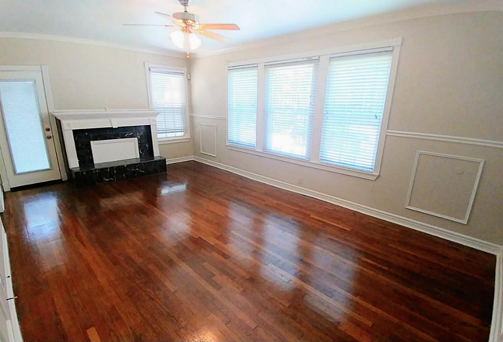 Beautiful Hardwood  Floors Through out the unit. - If you have additional questions regarding 1409 Wentworth Street  in Houston or would like to tour the property with us call 800-660-1022 and reference MLS# 22678259.