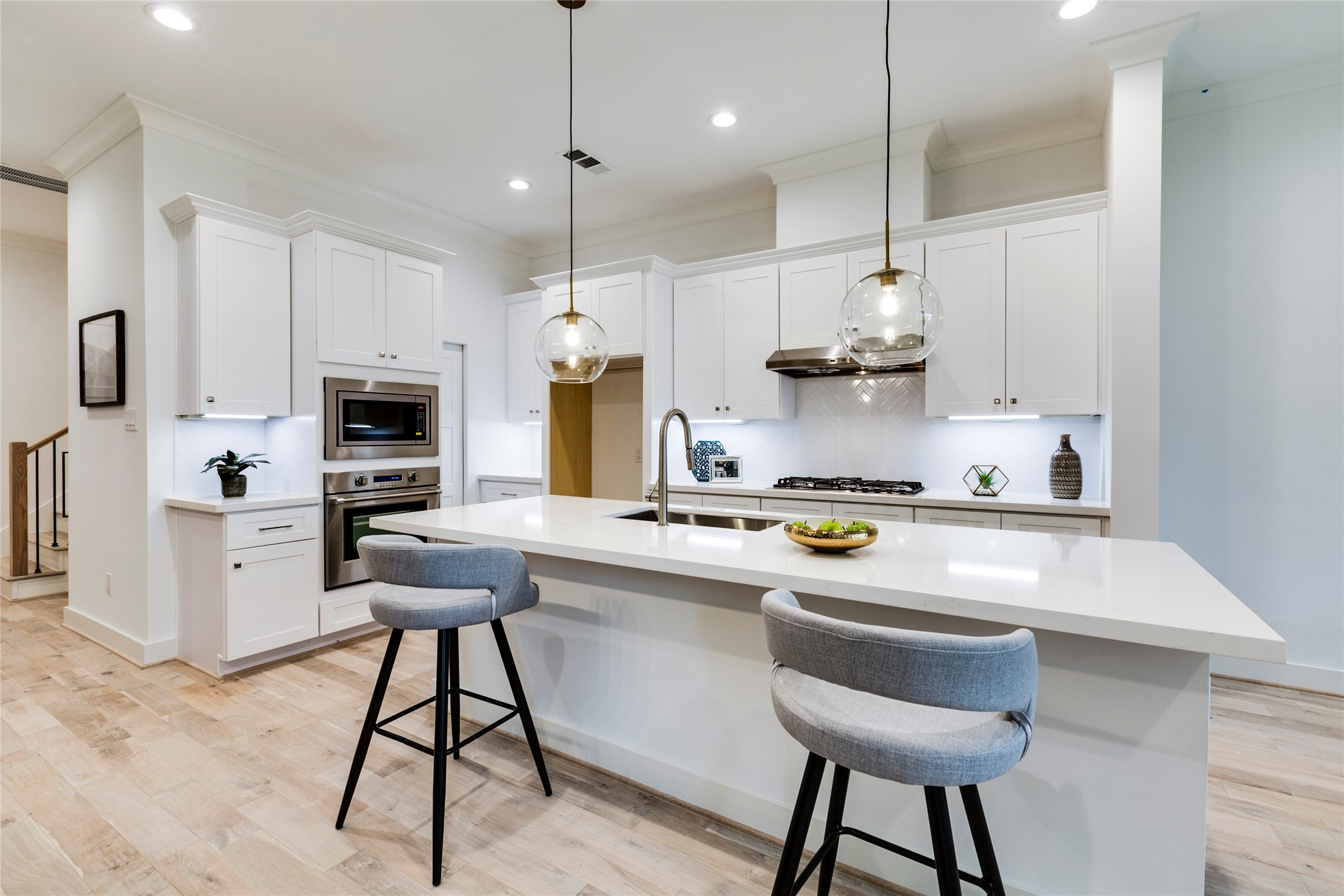 2012 WHITNEY Street Street Houston TX 77006