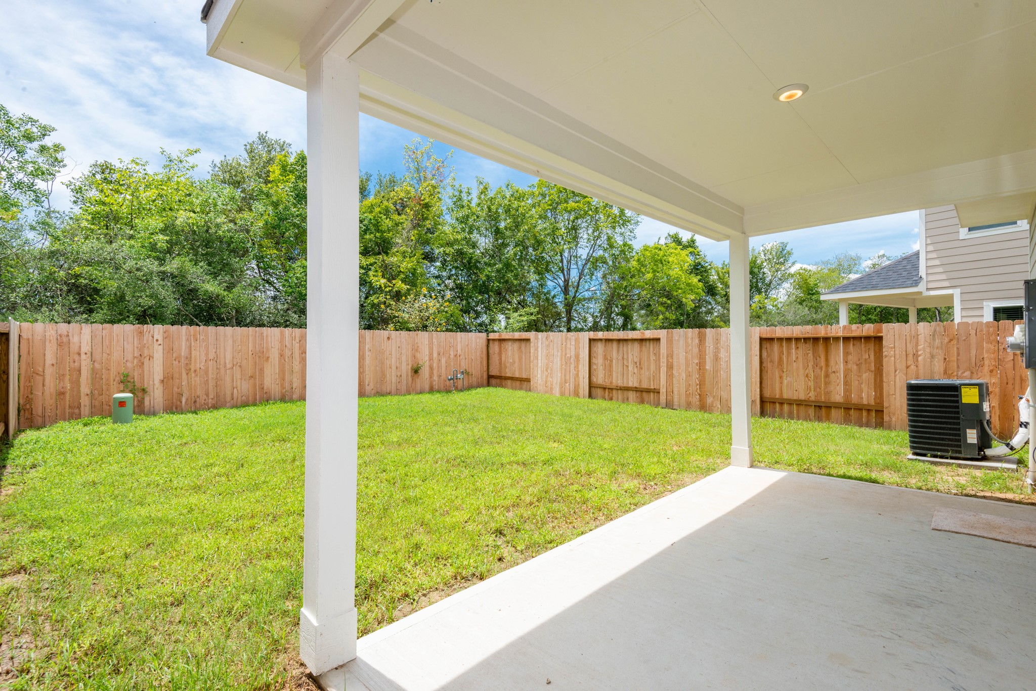 If you have additional questions regarding 11906 Blue Crab Ln Lane  in Houston or would like to tour the property with us call 800-660-1022 and reference MLS# 93042740.