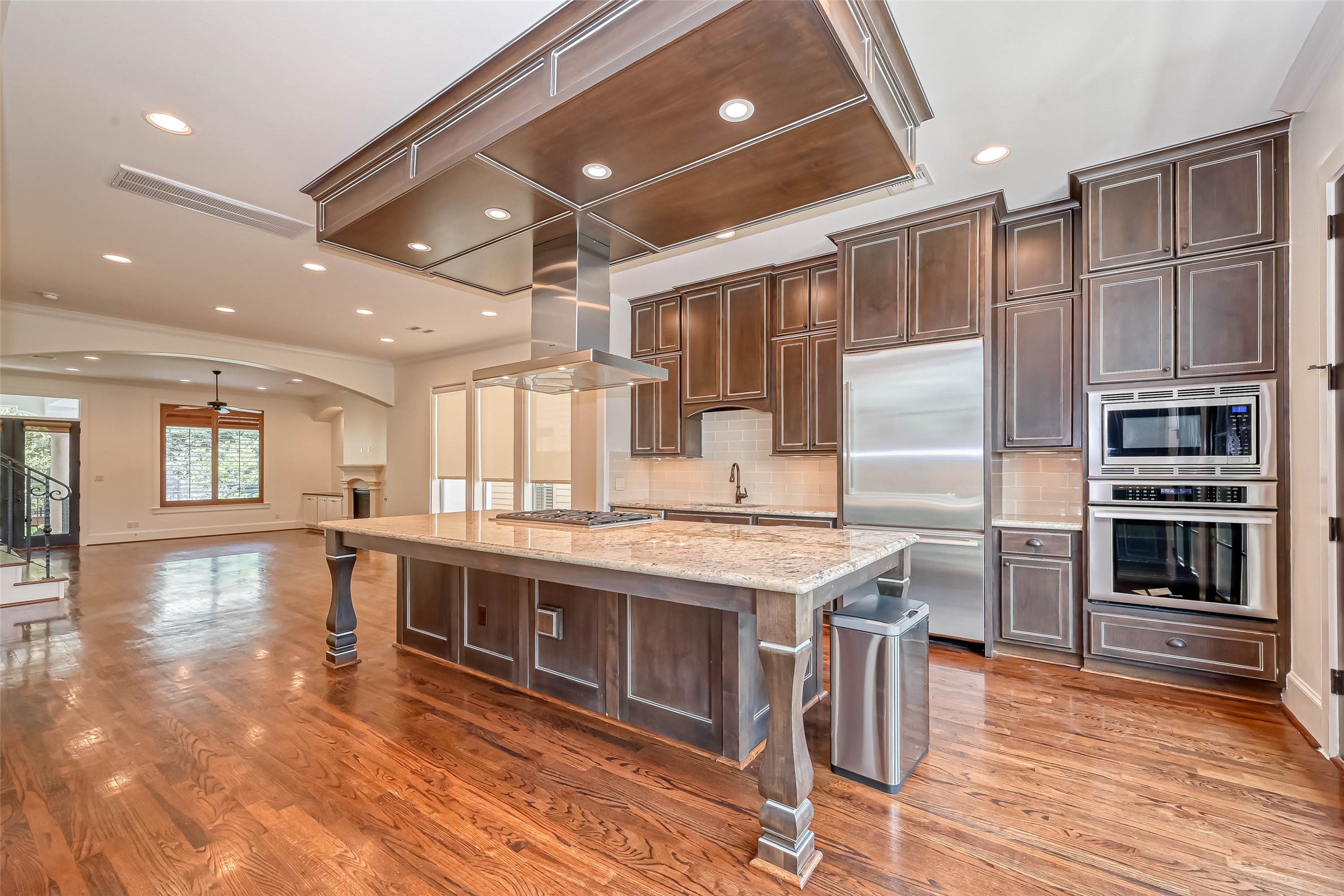 Overview of the kitchen - If you have additional questions regarding 6606 Rodrigo Street  in Houston or would like to tour the property with us call 800-660-1022 and reference MLS# 74006082.