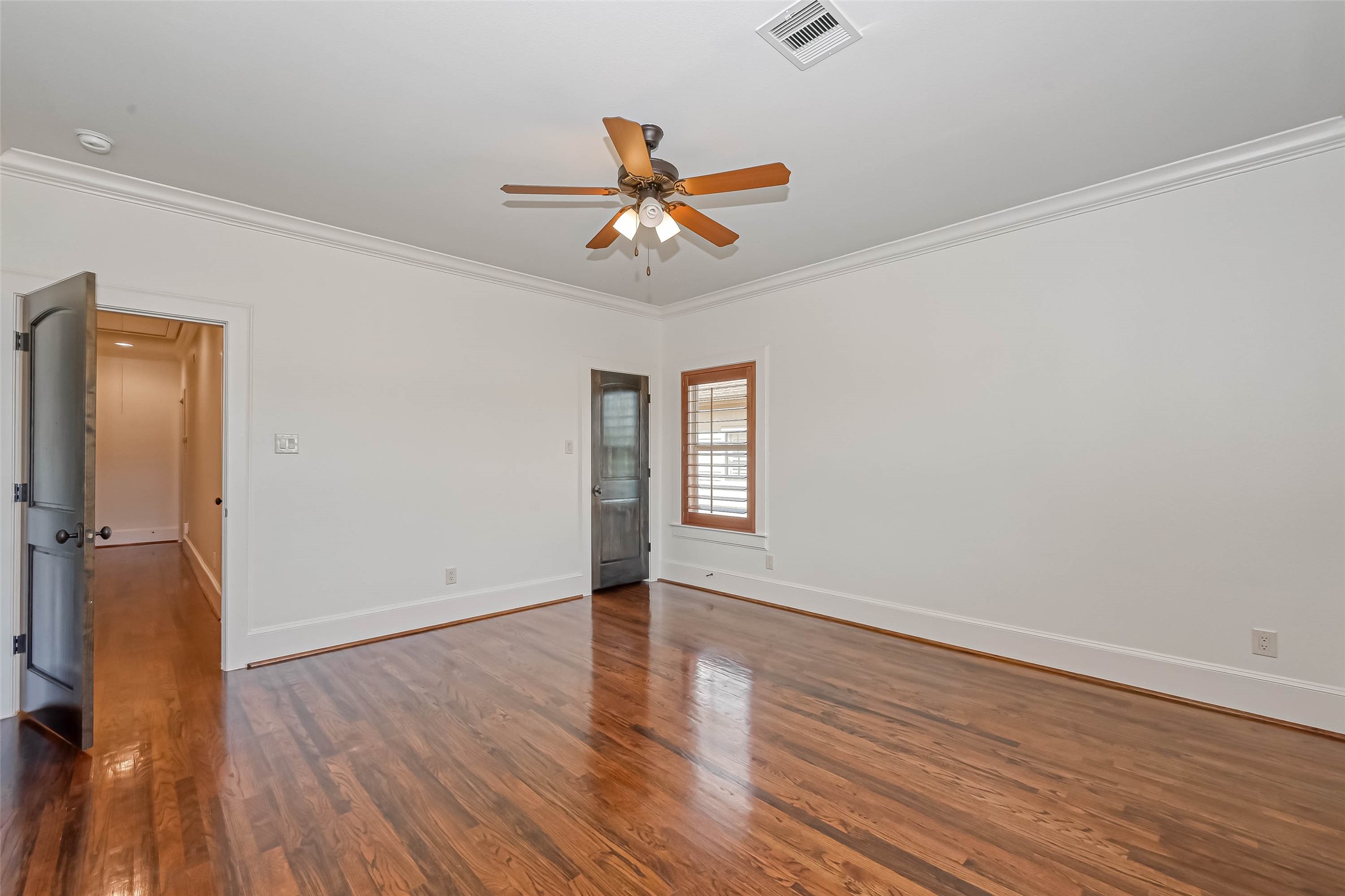 Another view of the 2nd bedroom - If you have additional questions regarding 6606 Rodrigo Street  in Houston or would like to tour the property with us call 800-660-1022 and reference MLS# 74006082.