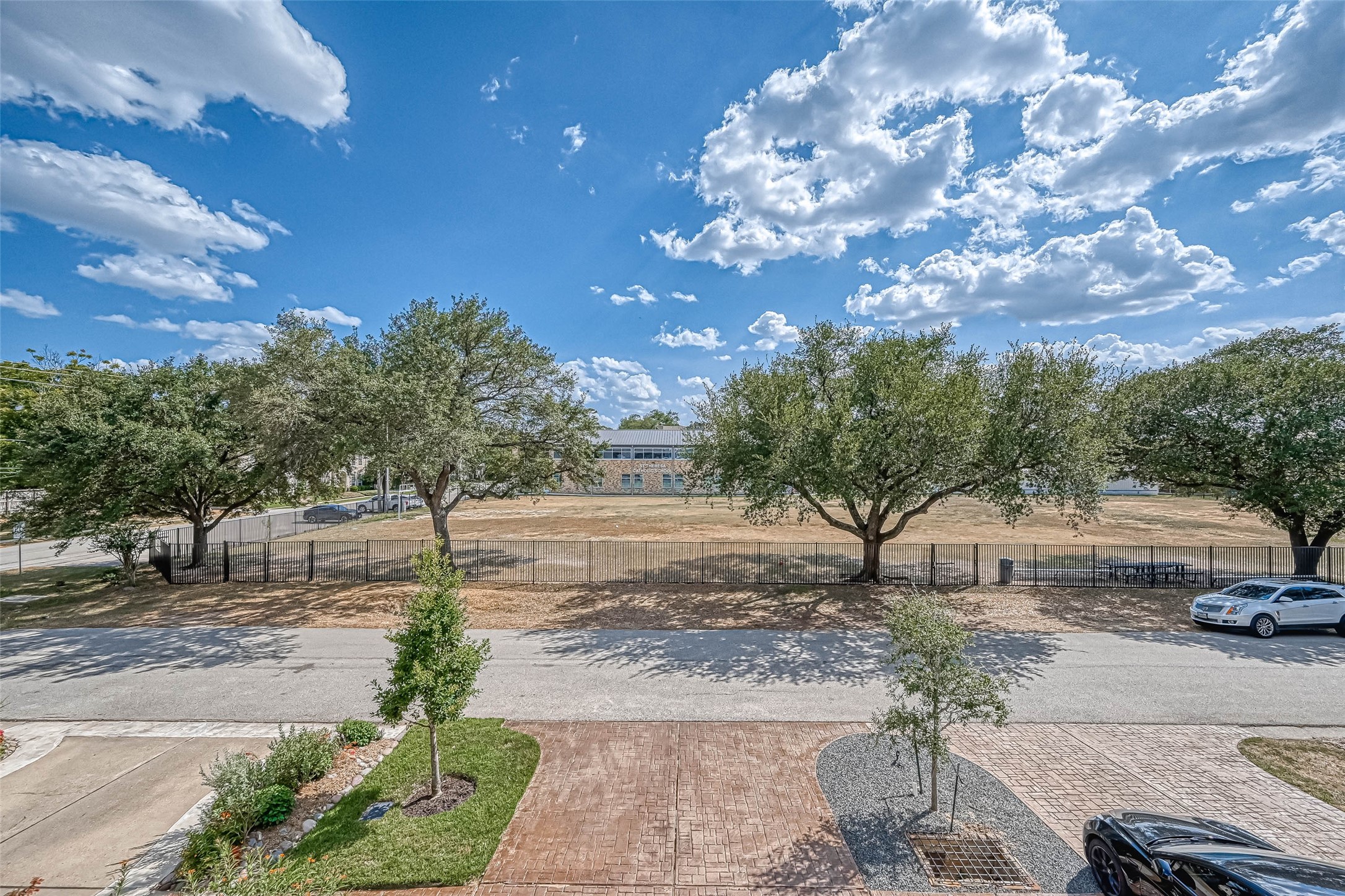 Another view from the balcony. - If you have additional questions regarding 6606 Rodrigo Street  in Houston or would like to tour the property with us call 800-660-1022 and reference MLS# 74006082.